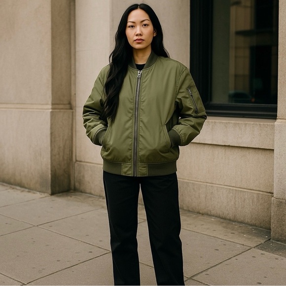 BERNARDO Women’s Large Green Bomber Boyfriend Jacket Long High Quality - Picture 1 of 7